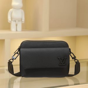 Black Full-Grain Leather This Fastline messenger bag is crafted from supple cowhide leather, blending contemporary style with practical functionality. Its form-fitting design accommodates a smartphone, compact wallet, notebook, and headphones, while the front pocket provides easy access to essentials. The signature shoulder strap is removable and adjustable, offering versatile carrying options over the shoulder or crossbody. Size: 23.5 x 18 x 7 cm (Length x Height x Width)